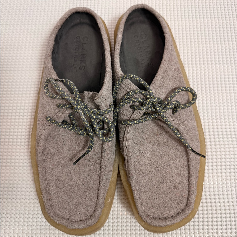 Title:
Clarks Originals Wallabee Shoes Womens 8.5 Taupe Suede Crepe Sole